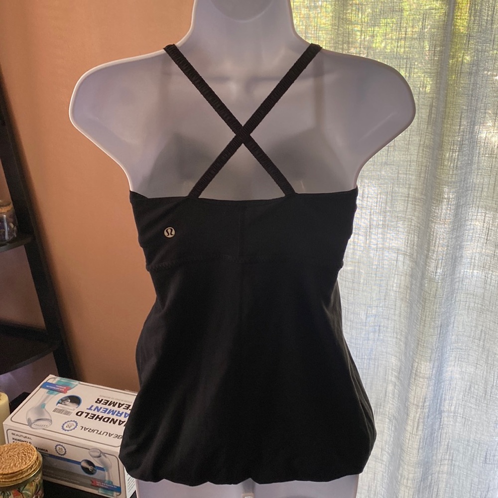 Lululemon tank bra black cross cross straps and side tie, Size 6